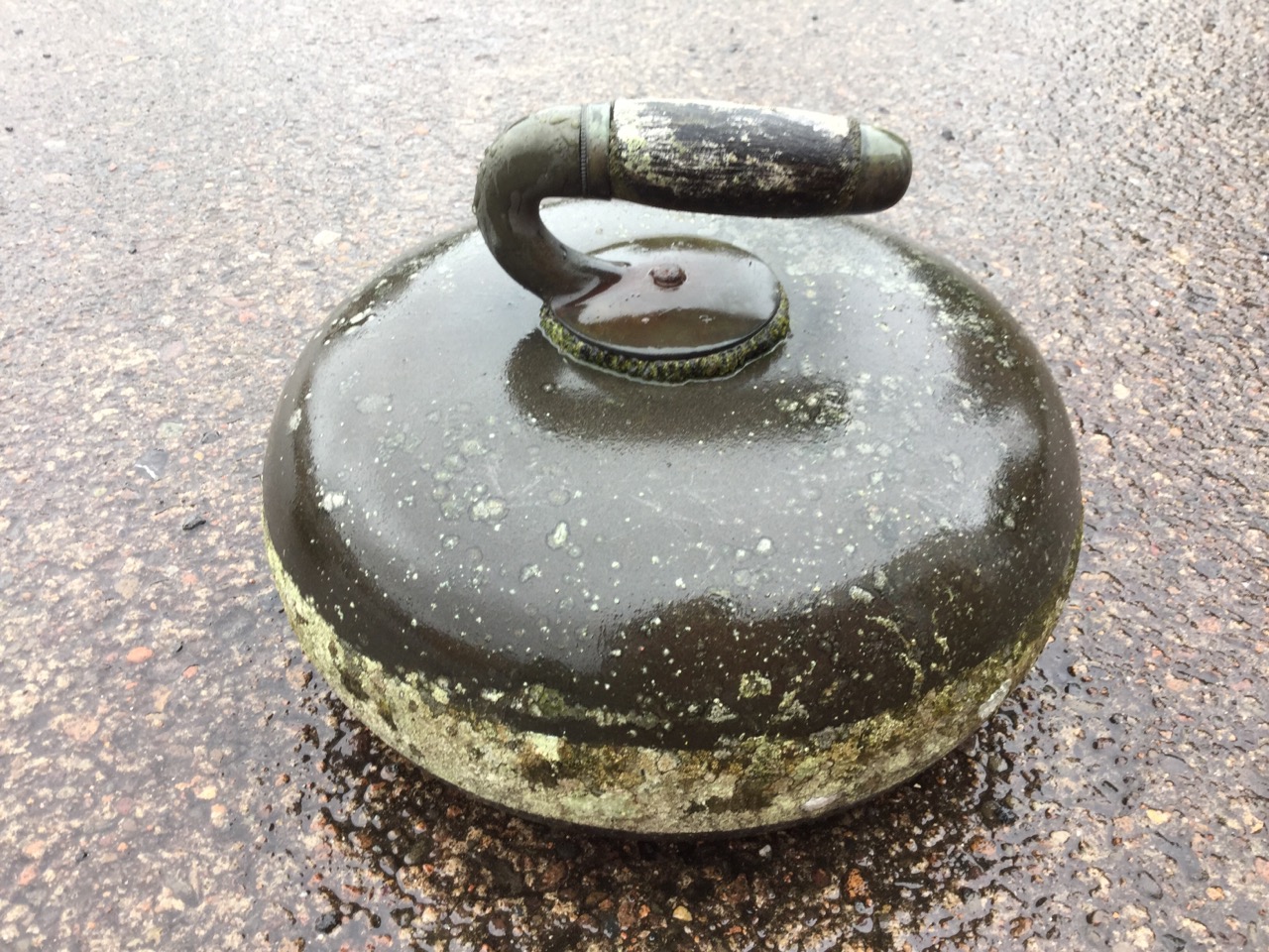 Two Victorian polished granite curling stones with brass & wood handles. (10in) (2) - Image 2 of 3