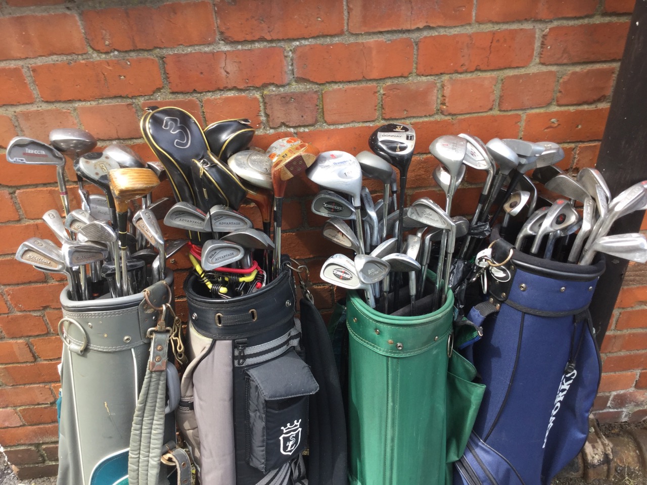 Four golf bags containing approx 80 golf clubs - Spalding, Slazenger, Howson, Fred Smyth, Wilson, - Image 3 of 3