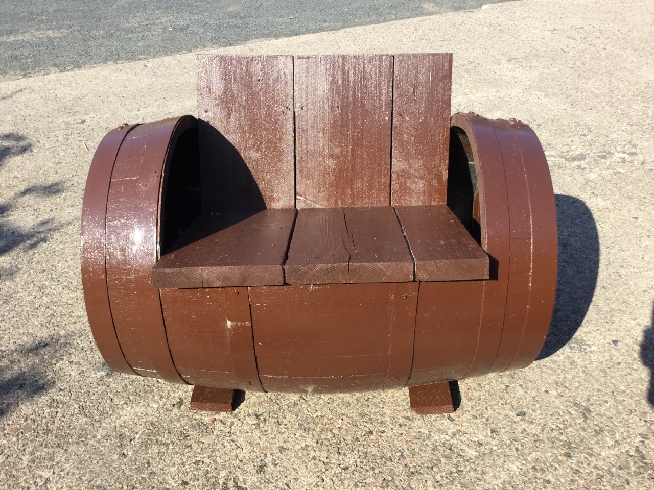 A pair of painted garden seats formed out of old barrels, with boarded backs and seats cut into - Image 2 of 3