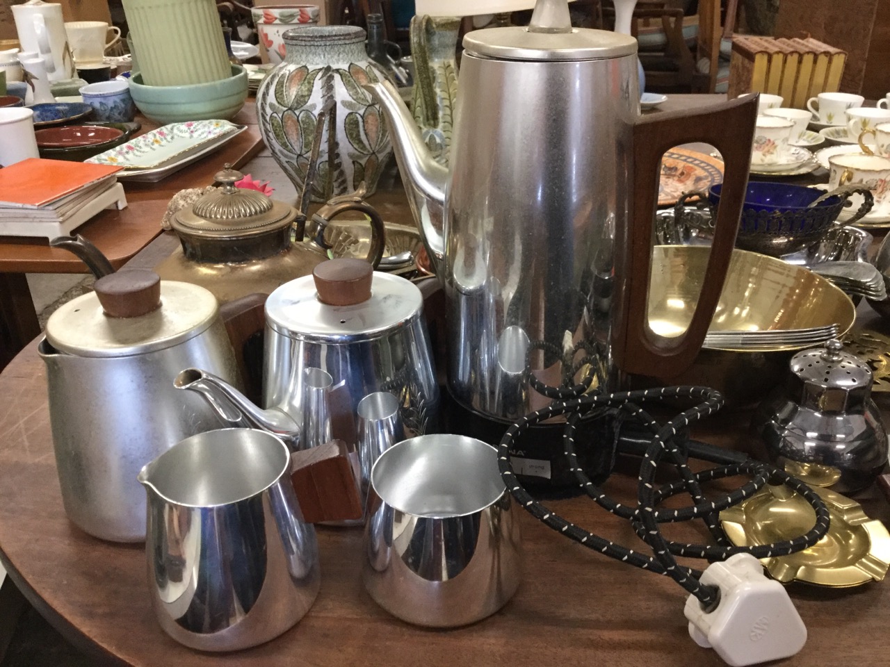 Miscellaneous silver plate, pewter, brass, stainless, copper, etc., including a ribbed three-piece - Image 2 of 3