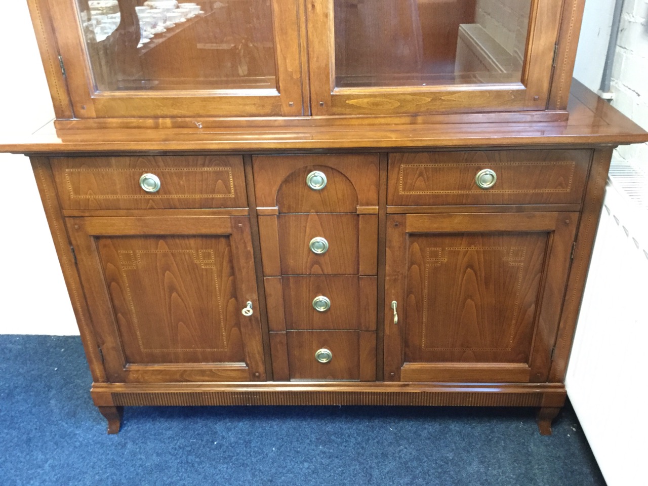 A reproduction mahogany cabinet, overall inlaid with chequered banding, having moulded cornice above - Image 3 of 3