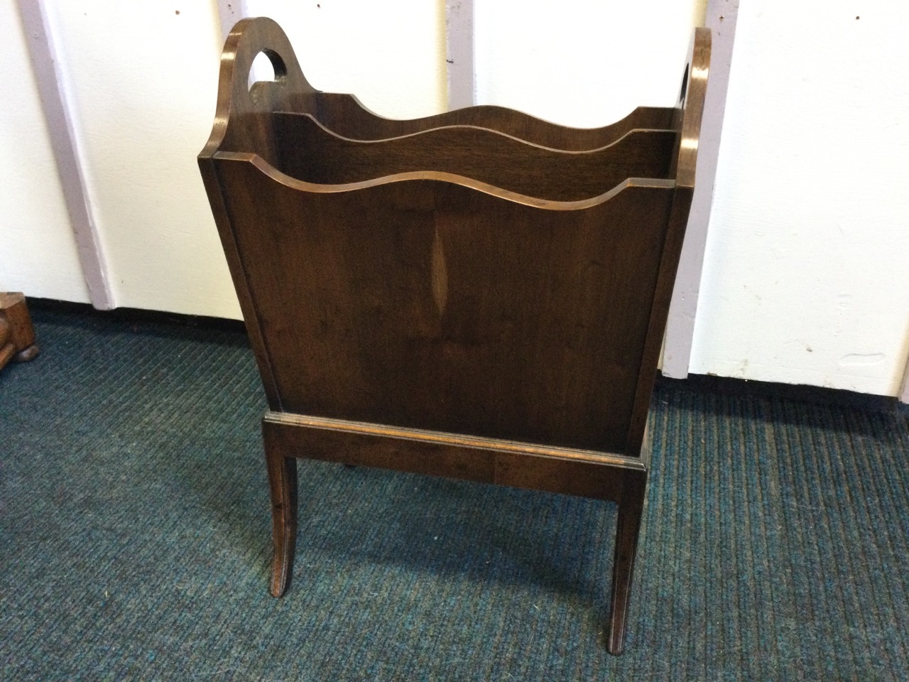 A yew magazine rack, the tapering box with two divisions on splayed legs, the sides with pierced - Image 3 of 3