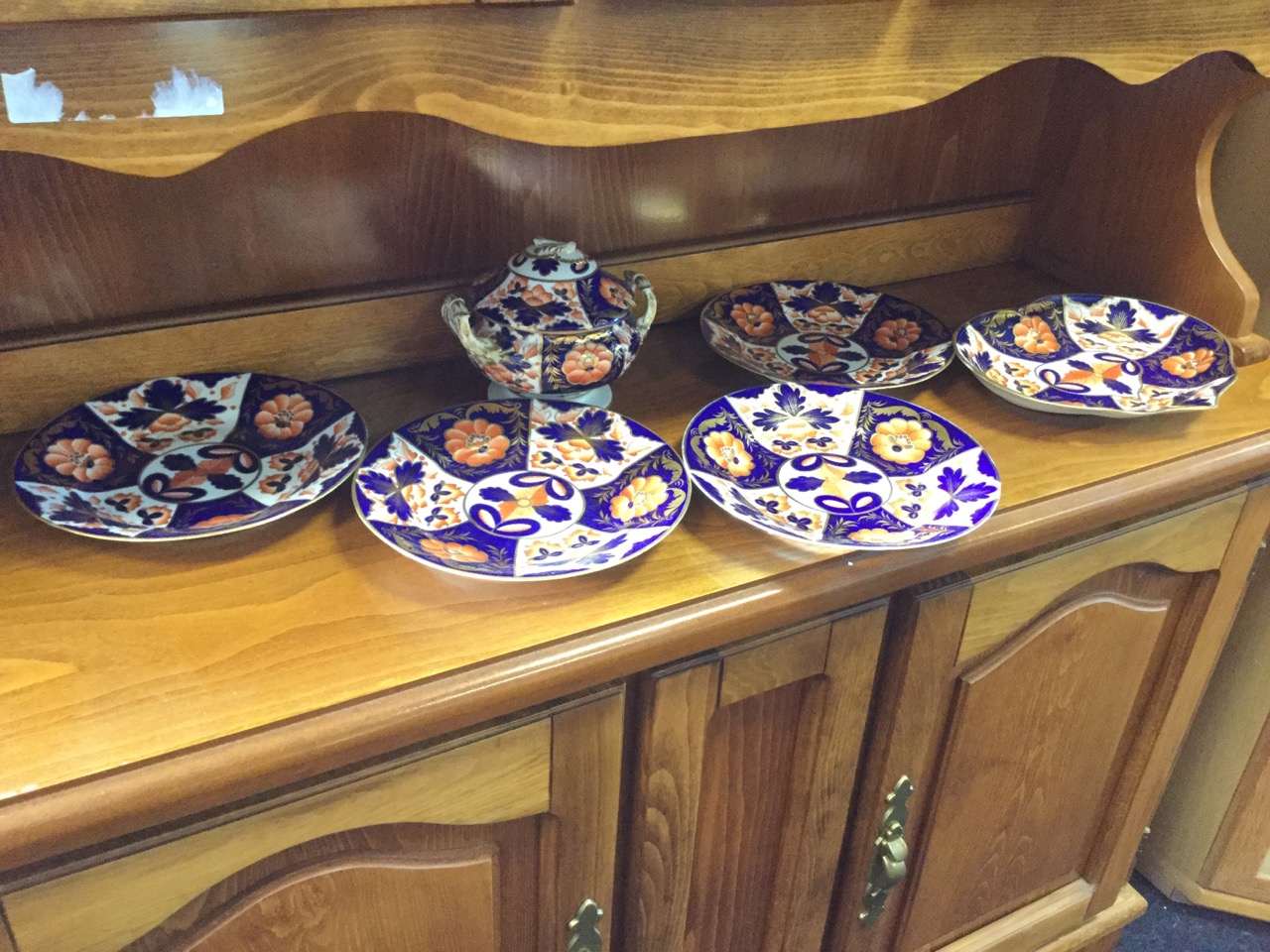 Six pieces of early Derby porcelain decorated in the traditional brick-red, blue & gilt segmented