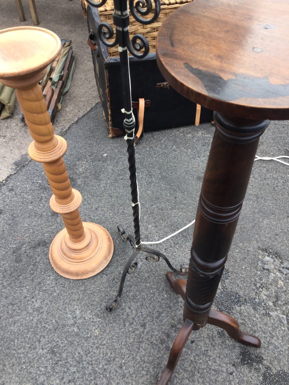 A Victorian mahogany jardinière stand with circular platform on turned & twisted column with - Image 2 of 3