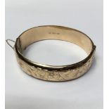 9ct gold hinged bangle