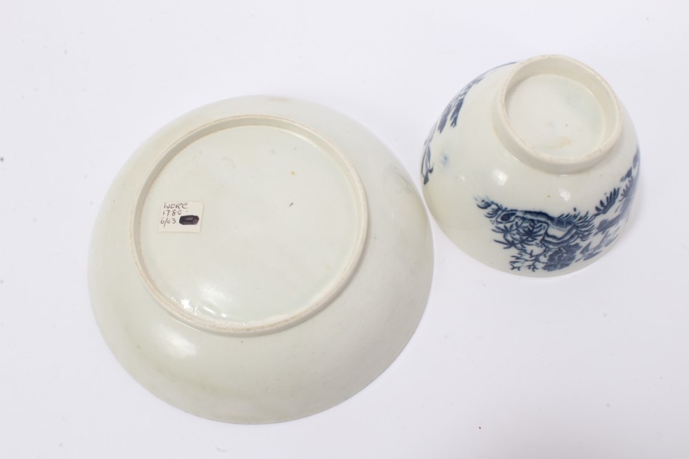 Worcester blue and white Bat pattern tea bowl and saucer, circa 1785 - Image 5 of 13