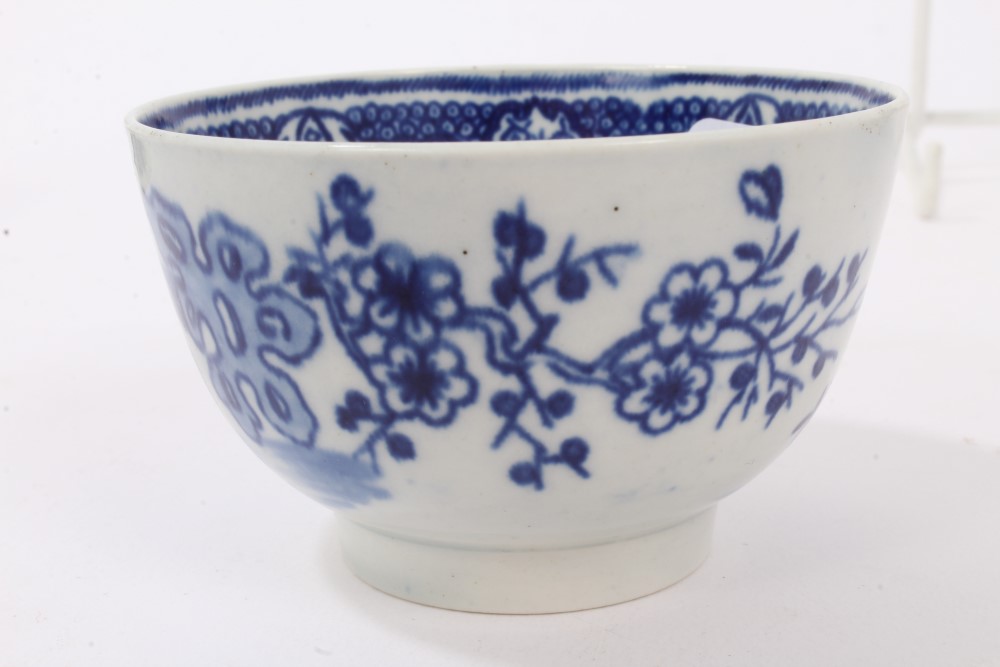 Worcester blue and white Bat pattern tea bowl and saucer, circa 1785 - Image 8 of 13