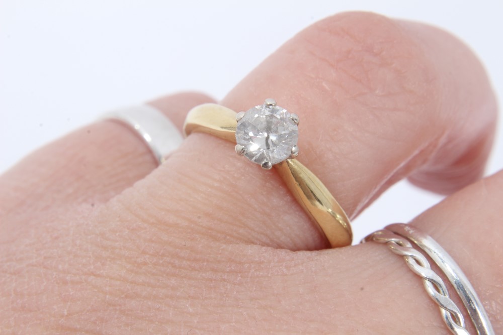 18ct gold diamond single stone ring - Image 3 of 4