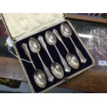 Cased set of six silver teaspoons in a fitted case