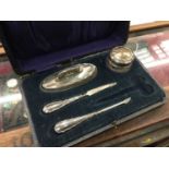 Silver part vanity set in fitted case