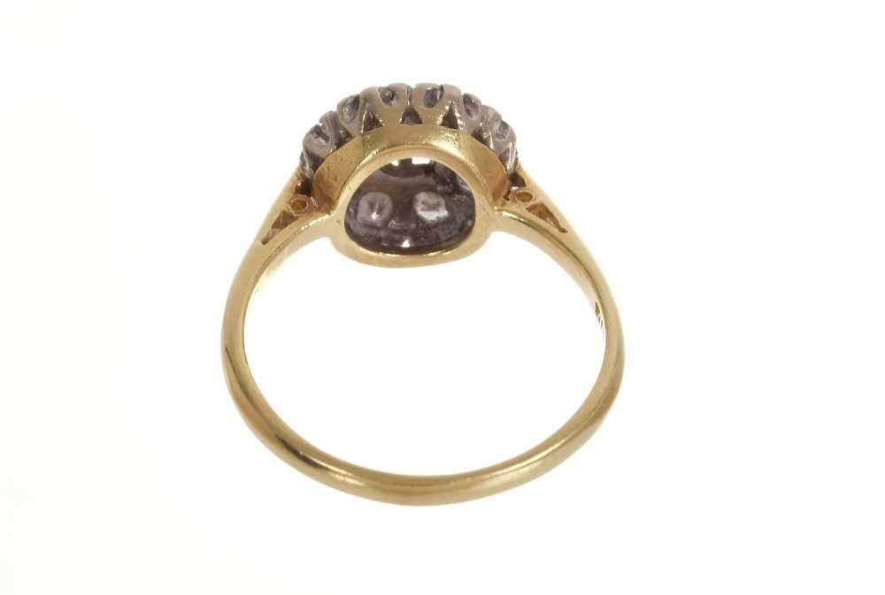 Gold diamond cluster ring - Image 3 of 3