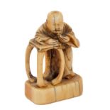 18/19th century Japanese ivory netsuke