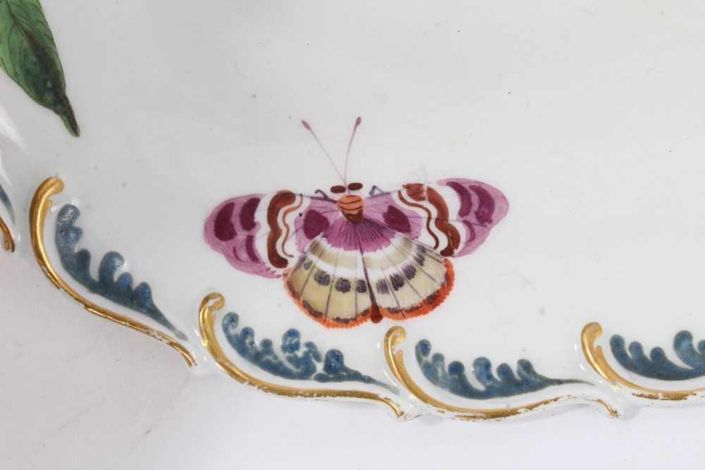 Chelsea oval dish painted with fruits, butterflies, and leaves, circa 1760 - Image 4 of 8