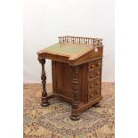 Late 19th century oak davenport desk