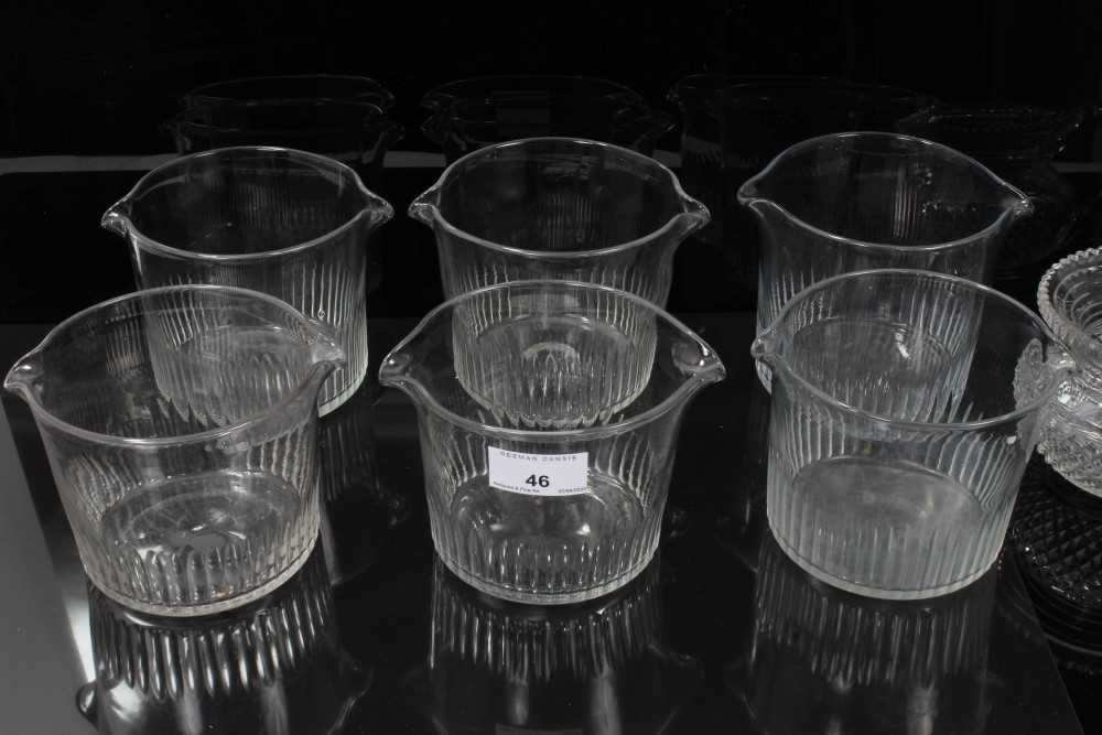 Set of six Georgian facet cut glass wine rinsers, with a regency cut glass cup (7) - Image 2 of 3