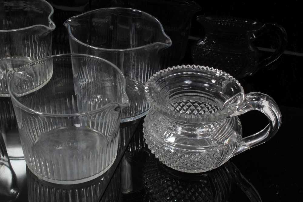 Set of six Georgian facet cut glass wine rinsers, with a regency cut glass cup (7) - Image 3 of 3