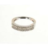 18ct white gold and diamond ring