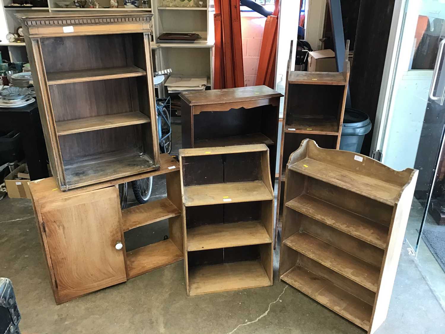 Antique pine narrow open bookcase with six shelves, together with six other open bookcases/bookshelv - Image 2 of 2