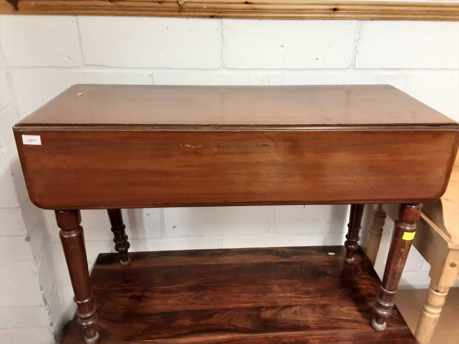 Victorian mahogany drop leaf table on turned legs