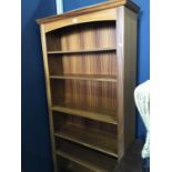 Large open bookcase with 6 shelves (4 adjustable)