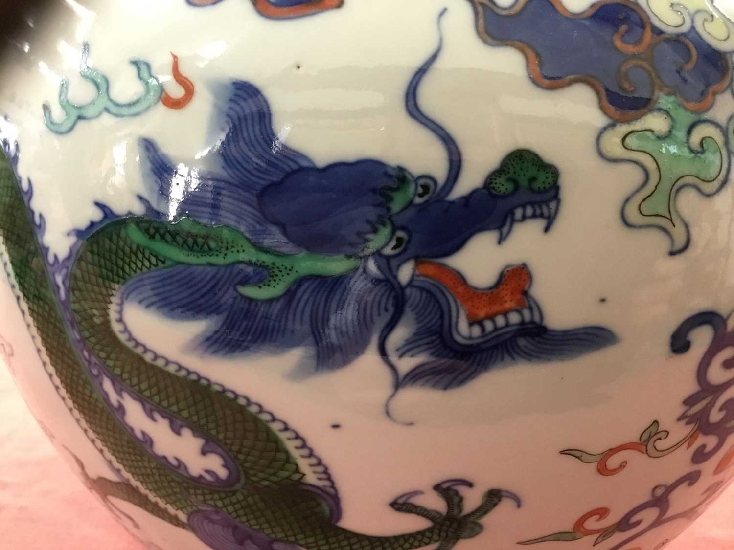 Good quality Chinese porcelain Doucai jar - Image 3 of 6