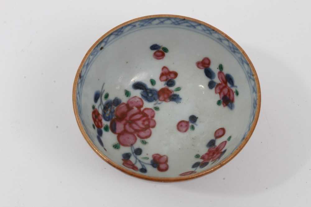 Group of 18th century Chinese porcelain - Image 13 of 28