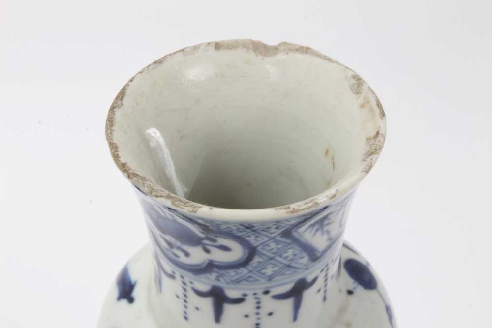 Chinese porcelain items - Image 5 of 23