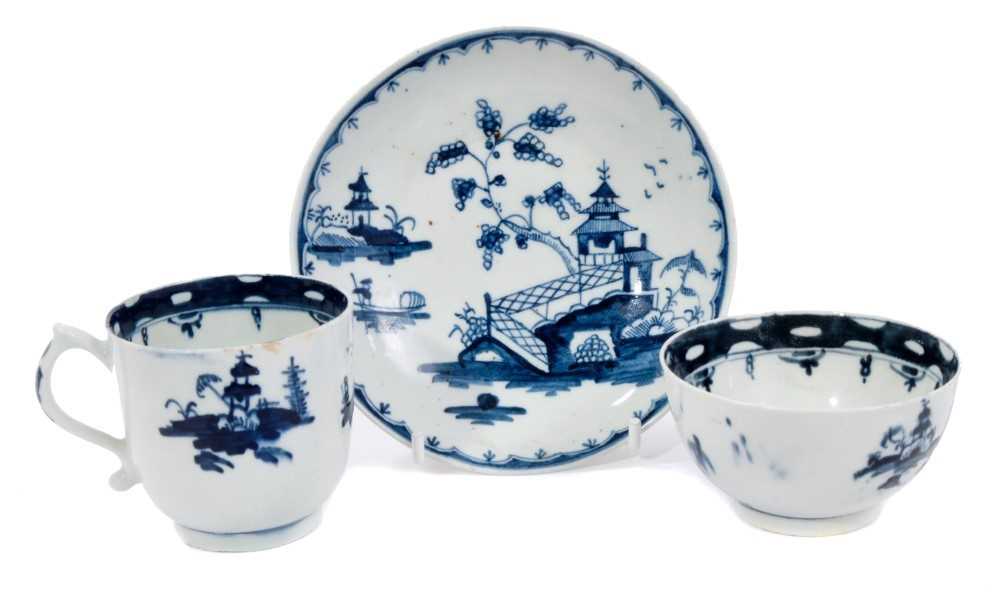 18th century Lowestoft blue and white porcelain tea trio, decorated with a chinoiserie pattern, the