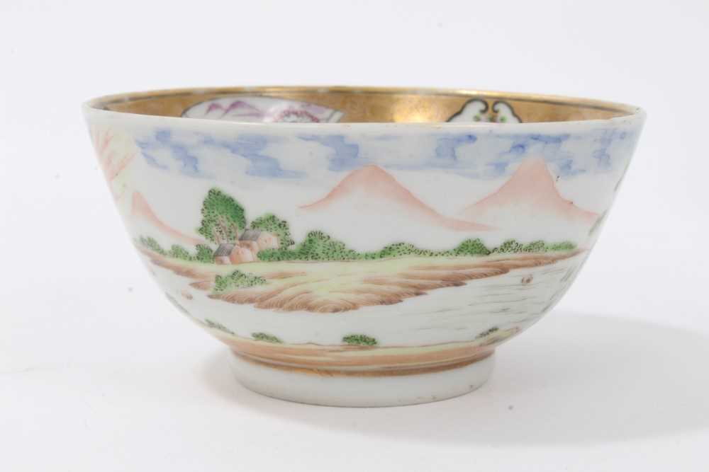Chinese porcelain items - Image 8 of 23