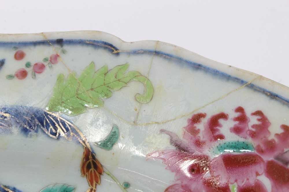 18th century Chinese tobacco leaf porcelain platter, finely decorated in famille rose enamels and un - Image 5 of 7