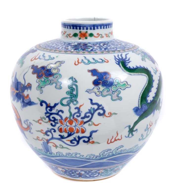 Good quality Chinese porcelain Doucai jar