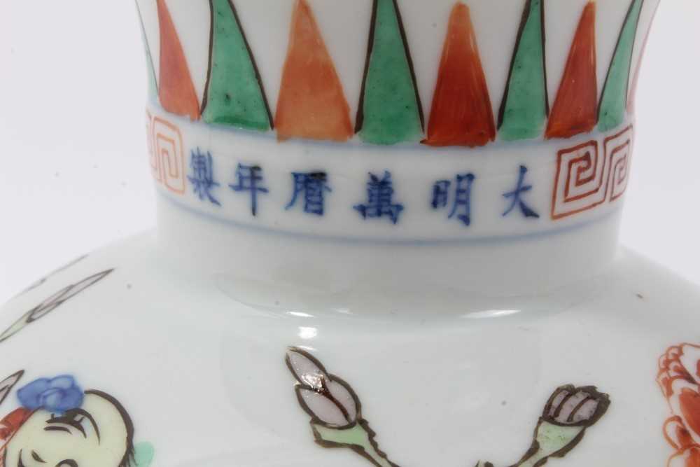 Chinese Wucai vase - Image 4 of 8