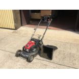 Honda HRH 536 Pro Hydrostatic Petrol lawnmower with grass box