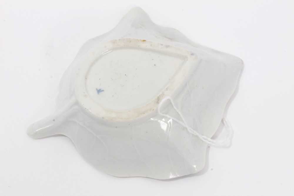 Worcester blue and white leaf shaped pickle dish - Image 3 of 3