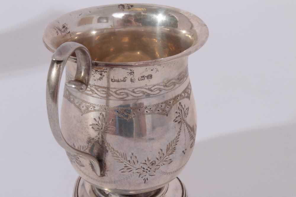 Edwardian silver cream jug of helmet form with loop handle (Birmingham 1905) together with a 1920's - Image 5 of 5