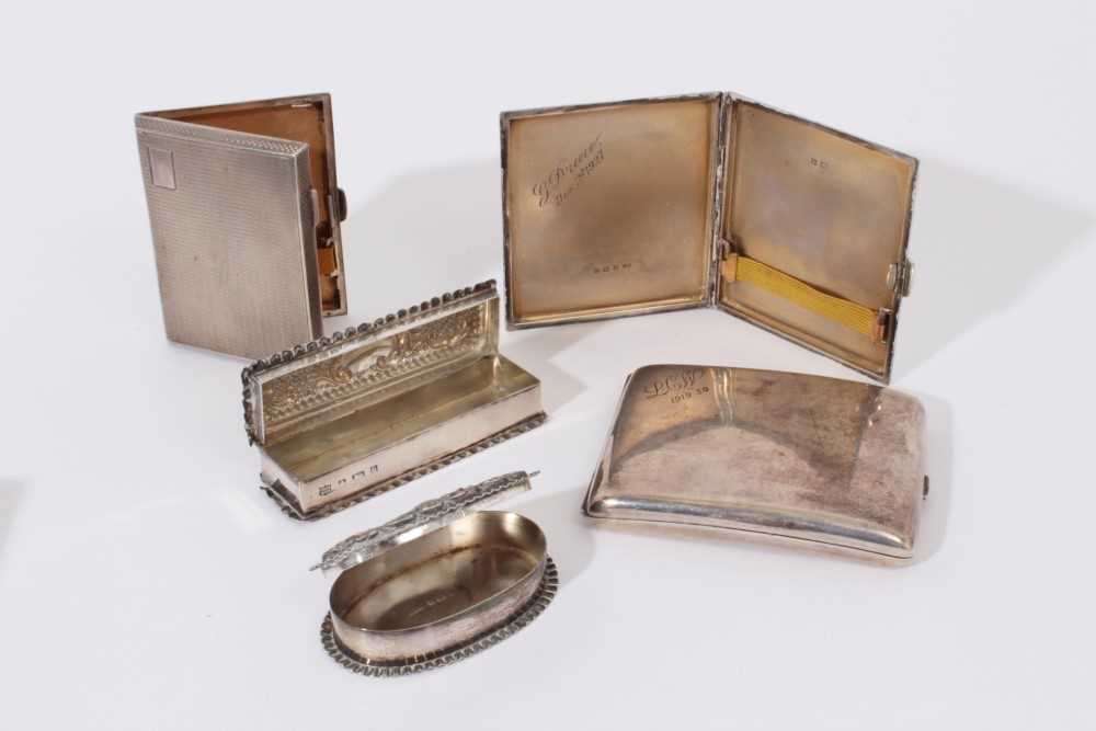 Late Victorian silver trinket box of rectangular form with hinged cover and embossed decoration (Bir