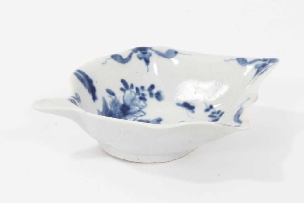 Worcester blue and white leaf shaped pickle dish - Image 2 of 3