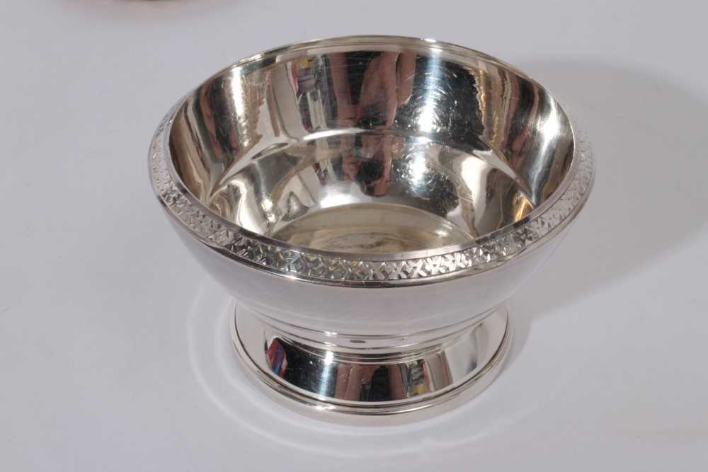 George VI silver pin dish with embossed coat of arms of the Leathersellers' Company and engraved ins - Image 2 of 10