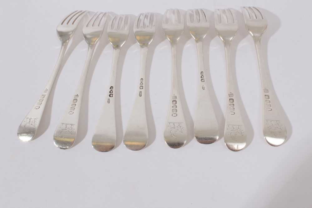 Composite set of eight George III and later Hanoverian pattern silver dinner forks, comprising five - Image 6 of 6