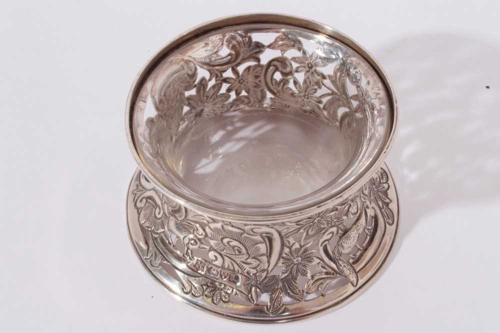 Edwardian silver dish of small proportions with pierced animal, scroll and foliate decoration, with - Image 2 of 4