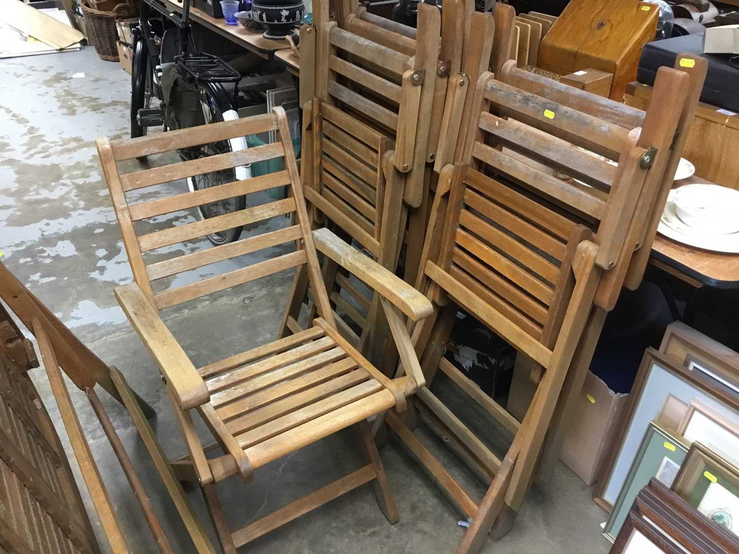 Teak folding garden table and six chairs - Bild 2 aus 2