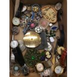 Vintage jewellery, wristwatches and bijouterie