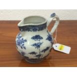 Late 18th / early 19th Century Chinese Export porcelain milk jug with blue and white floral decorati