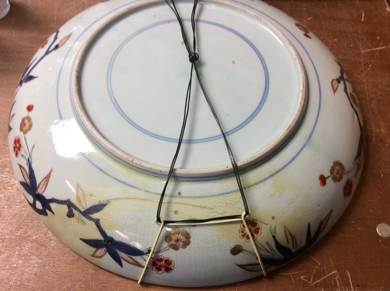 18th century Chinese Imari charger, Chinese blue and white plate and Chinese dog of foo - Image 4 of 9
