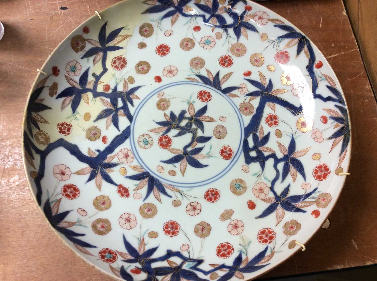 18th century Chinese Imari charger, Chinese blue and white plate and Chinese dog of foo - Image 2 of 9