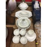 Group of Villeroy & Boch Manoir pattern ceramics