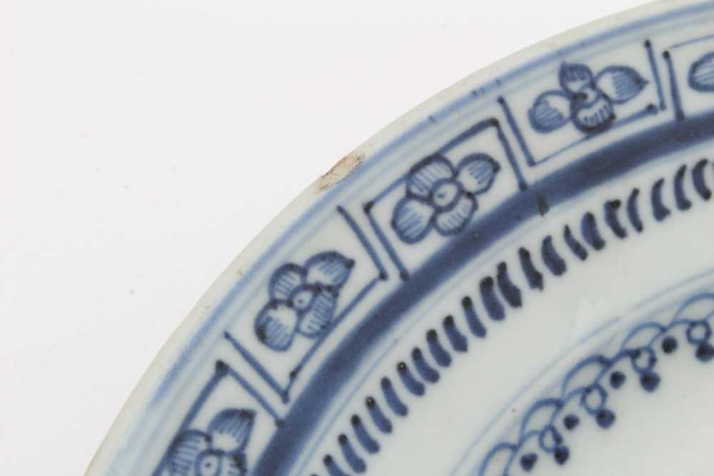 Five 18th century Chinese export plates - Image 6 of 18