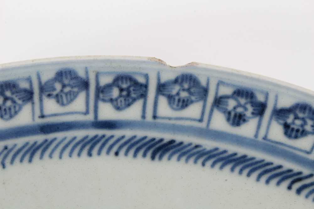 Five 18th century Chinese export plates - Image 3 of 18