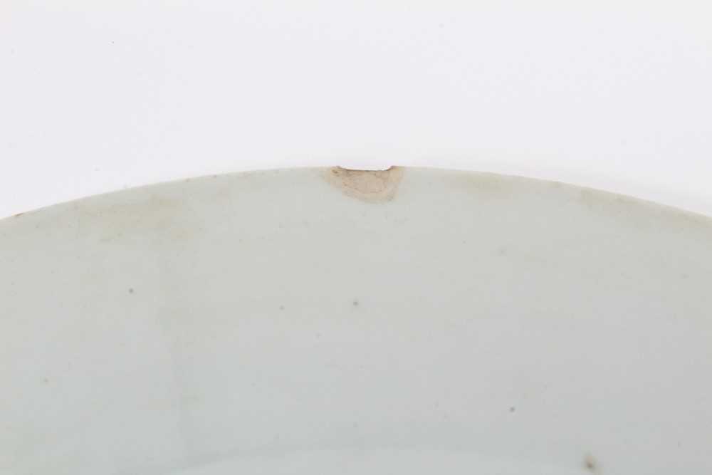 Five 18th century Chinese export plates - Image 17 of 18