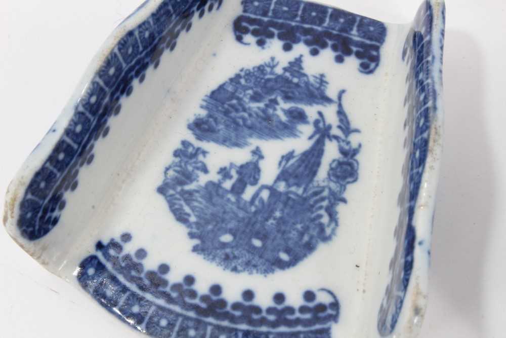 Set of four 18th century Caughley blue and white Asparagus servers decorated in the Fisherman and Co - Image 6 of 8